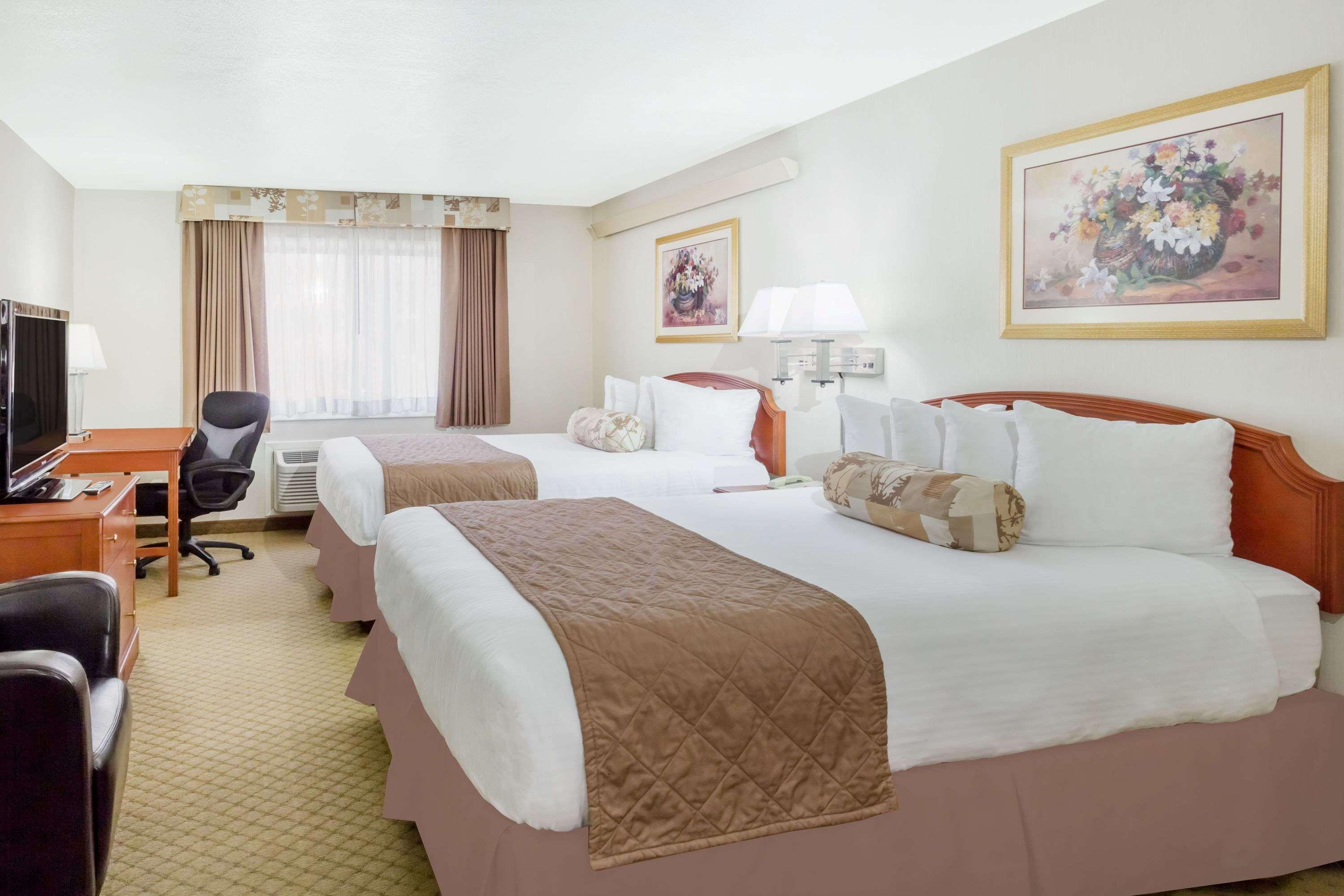 מלון Ramada By Wyndham אלי מראה חיצוני תמונה
