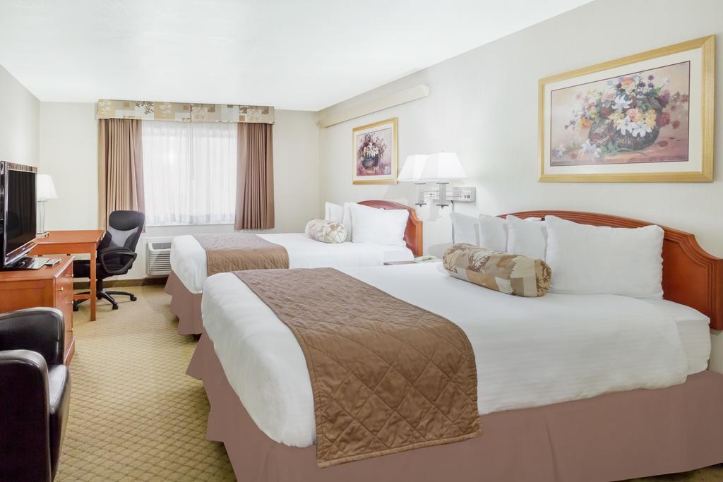 מלון Ramada By Wyndham אלי מראה חיצוני תמונה